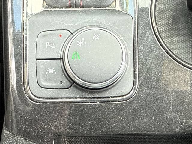 Used 2025 Chevrolet Blazer RS FWD image 21