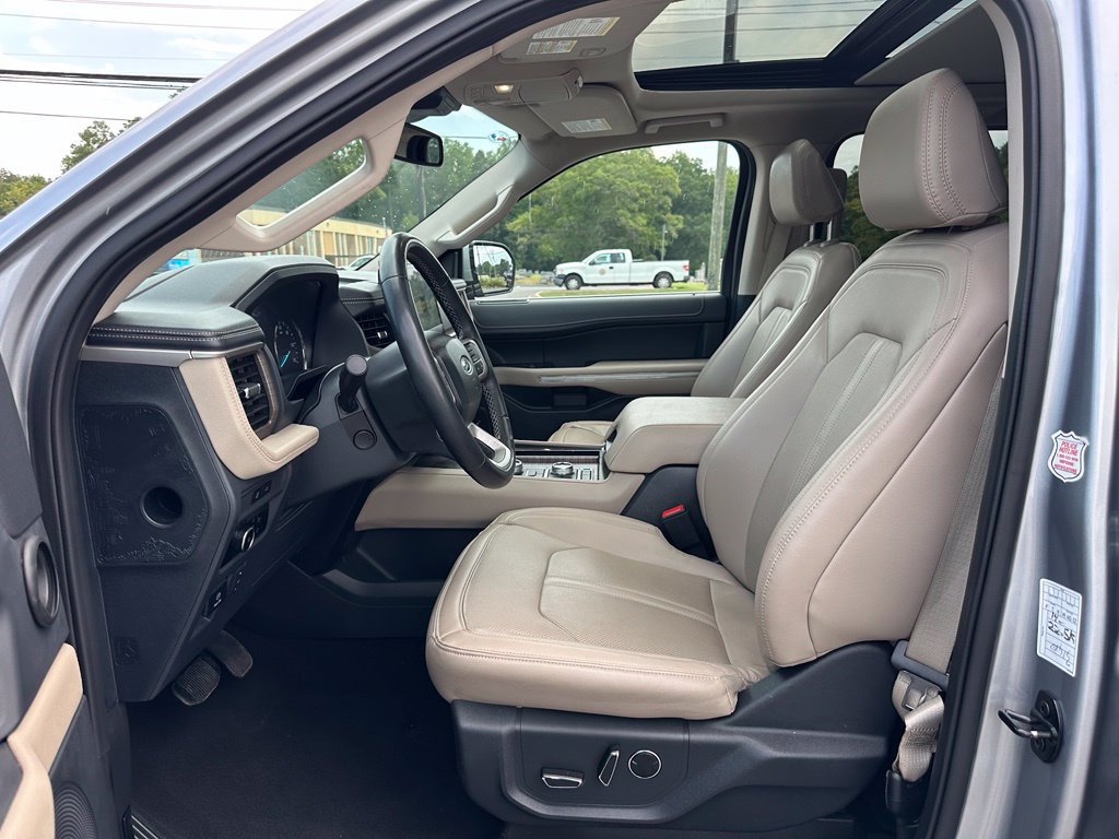 Used 2023 Ford Expedition Limited AWD/4WD image 13