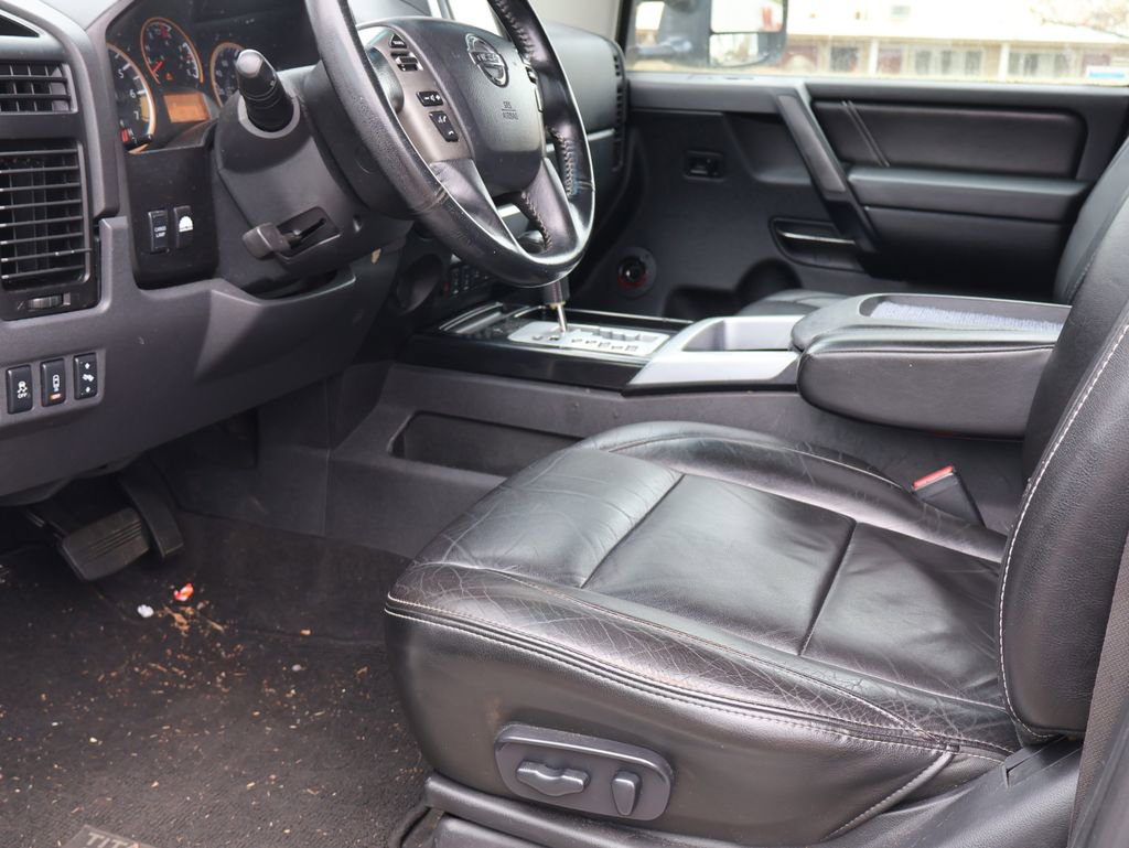 Used 2013 Nissan Titan PRO-4X AWD/4WD image 4