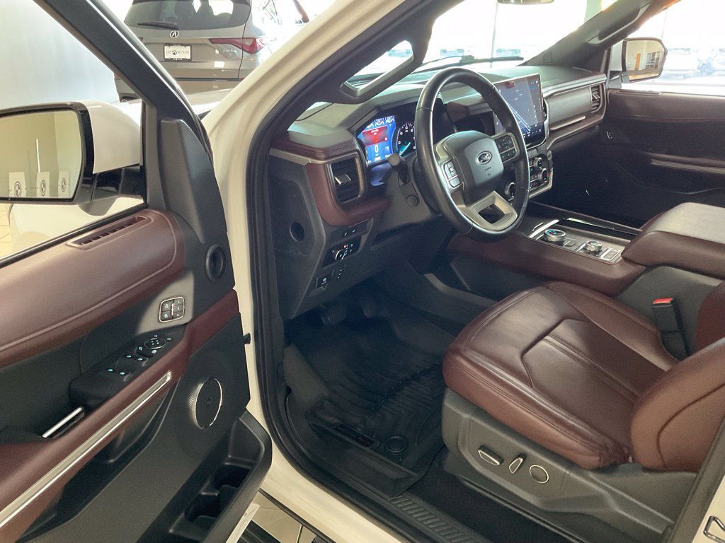 Used 2023 Ford Expedition Limited AWD/4WD image 10