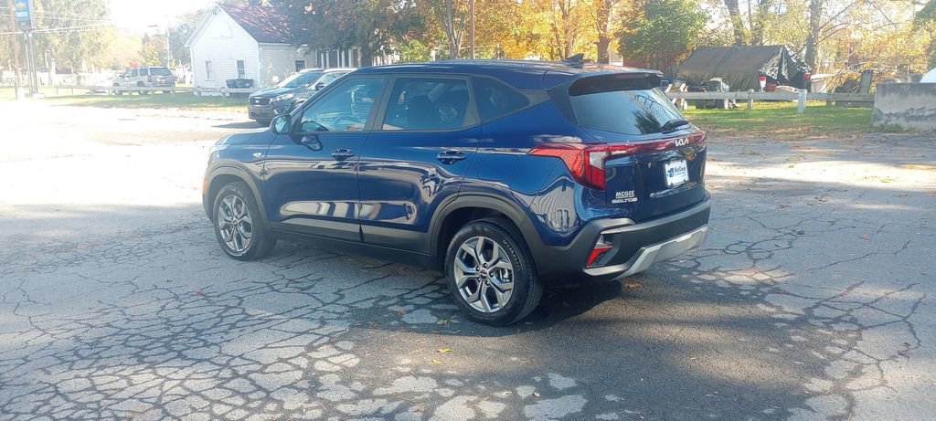 Used 2025 Kia Seltos LX image 5