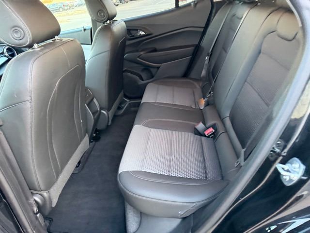 Used 2025 Chevrolet Trax LT w/ LT Convenience Package image 13