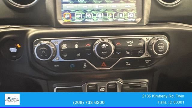 Used 2022 Jeep Wrangler Unlimited Sahara w/ Cold Weather Group AWD/4WD image 22
