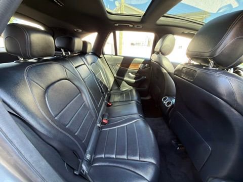 Used 2019 Mercedes-Benz GLC 300 4MATIC image 27