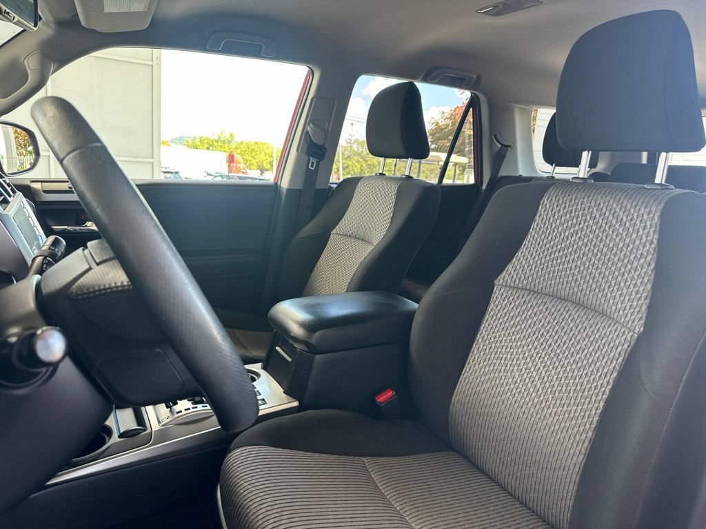 Used 2021 Toyota 4Runner SR5 AWD/4WD image 9