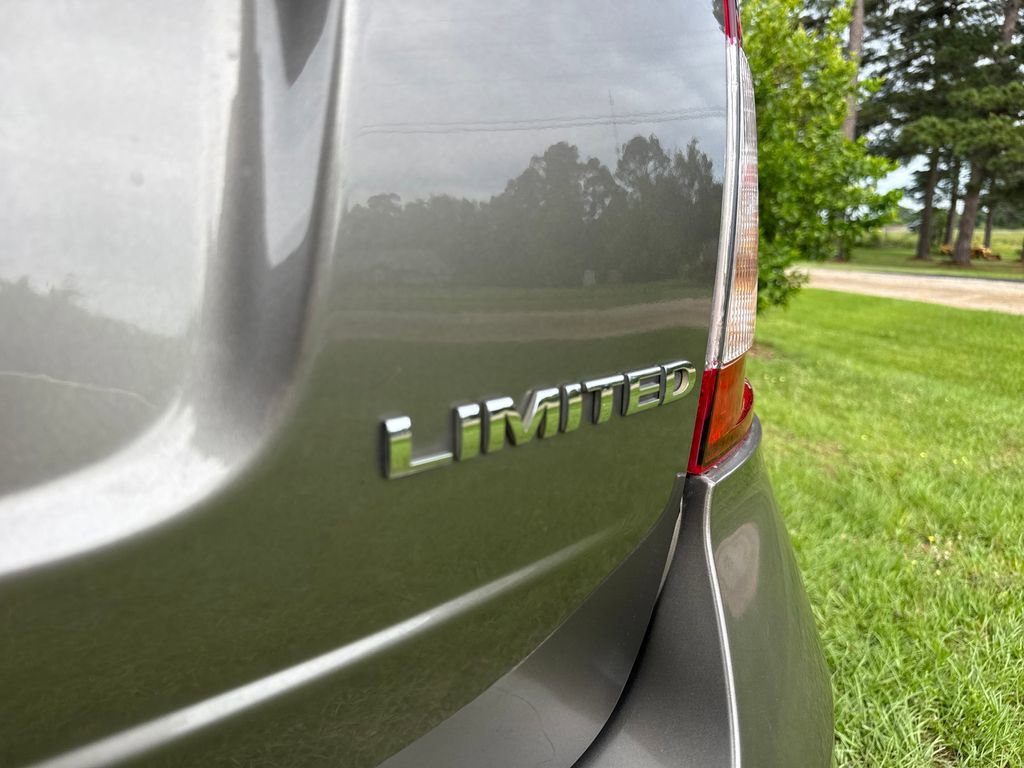 Used 2013 Ford Edge Limited FWD image 50