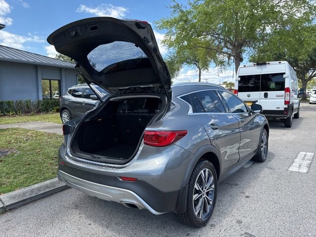 Used 2018 INFINITI QX30 Premium w/ Navigation Package AWD/4WD image 18