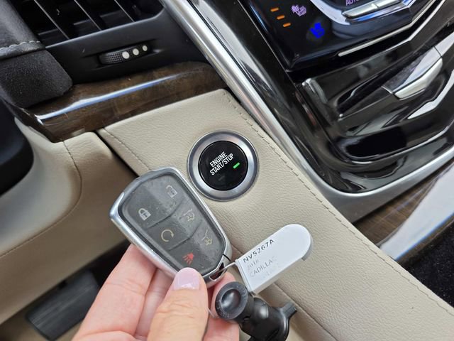 Used 2018 Cadillac Escalade Luxury RWD image 13