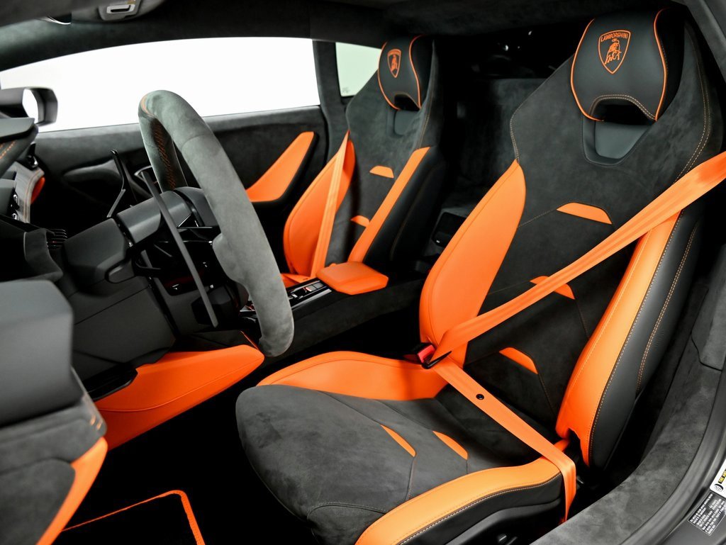 Used 2024 Lamborghini Huracan Sterrato image 11