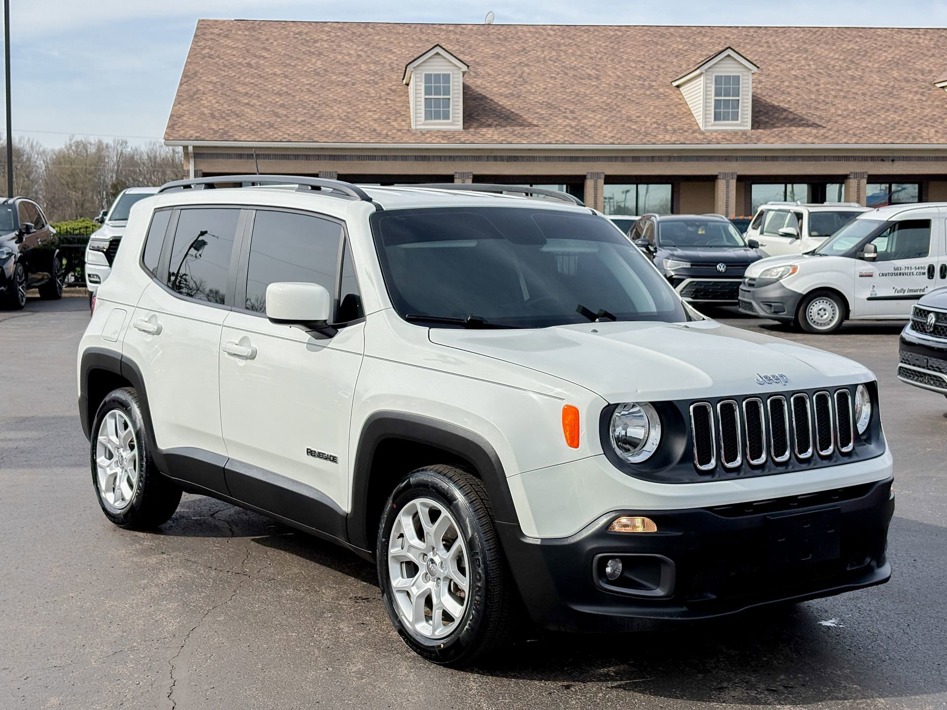 Used 2018 Jeep Renegade Latitude image 4