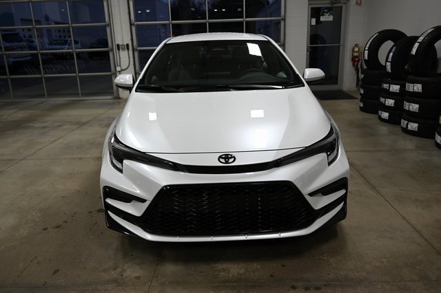 New 2026 Toyota Corolla SE image 2