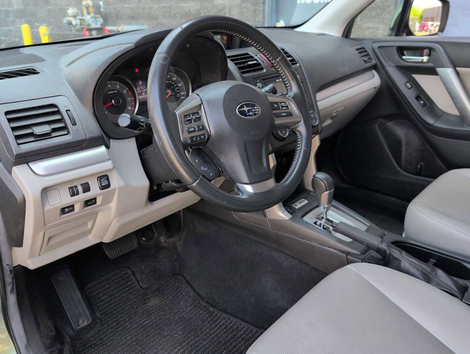 Used 2014 Subaru Forester 2.5i Limited AWD/4WD image 10