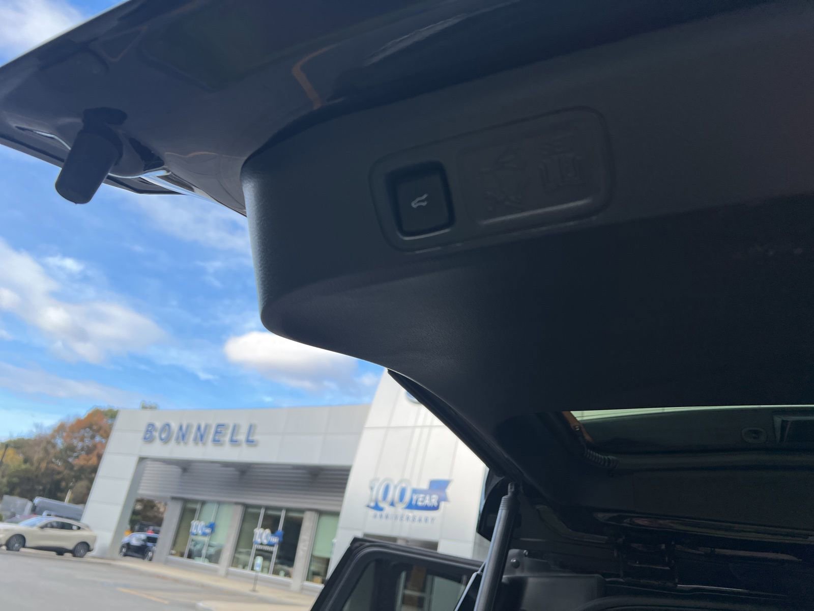 Used 2023 Ford Expedition Limited image 10