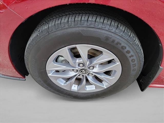 Used 2026 Toyota Sienna XLE AWD/4WD image 9