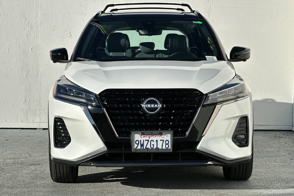 Certified 2025 Nissan Kicks SV w/ Illumination Package FWD image 9
