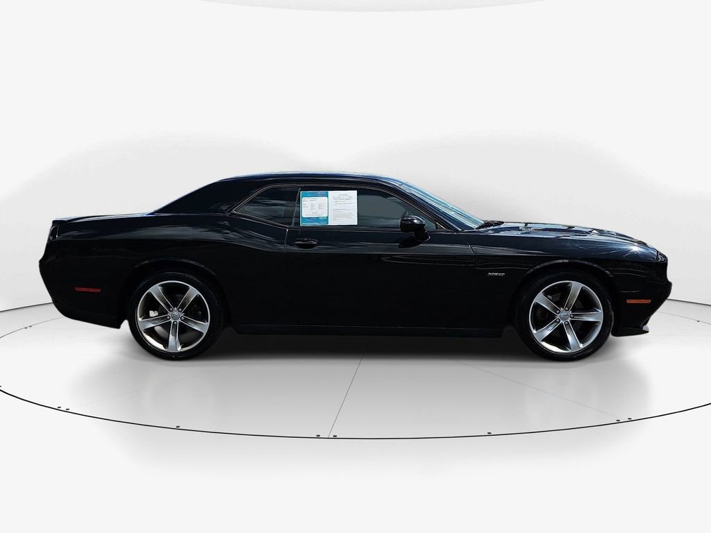 Used 2016 Dodge Challenger R/T image 4