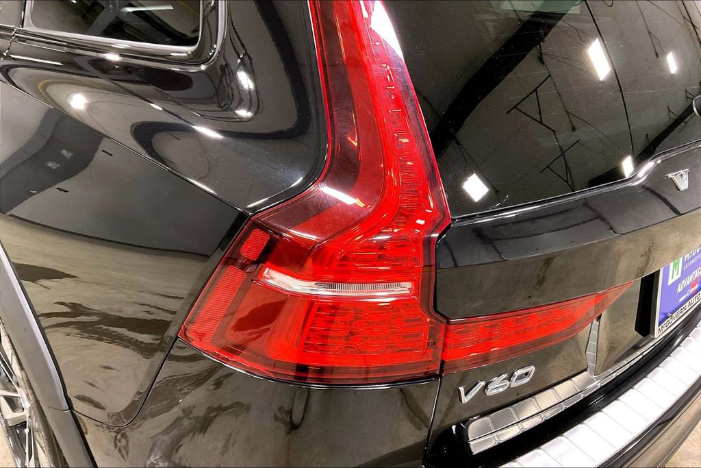 Used 2020 Volvo V60 T5 Cross Country w/ Protection Package Premier AWD/4WD image 23