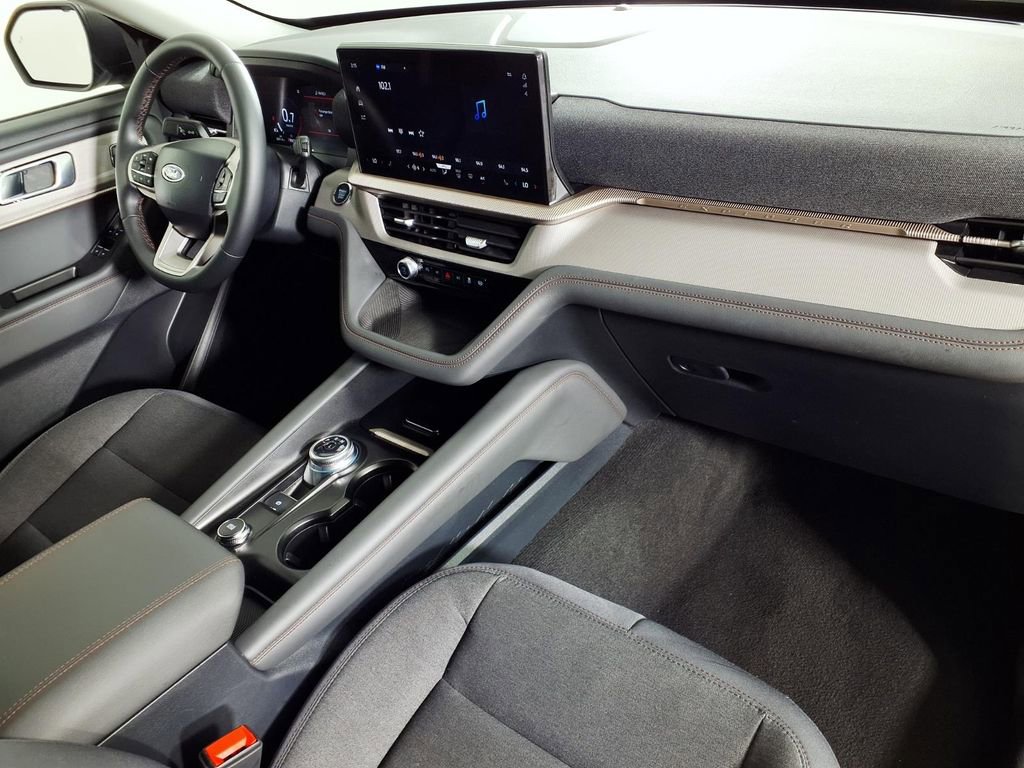 Used 2025 Ford Explorer Active image 13