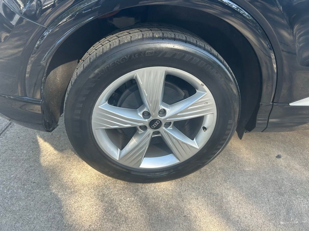 Used 2023 Audi Q4 e-tron Premium w/ Convenience Package image 27