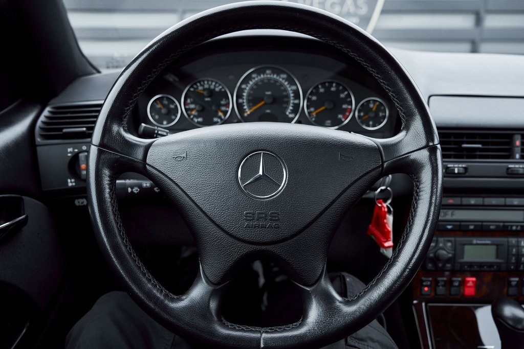 Used 2002 Mercedes-Benz SL 500 w/ SL2 Option Pkg image 47