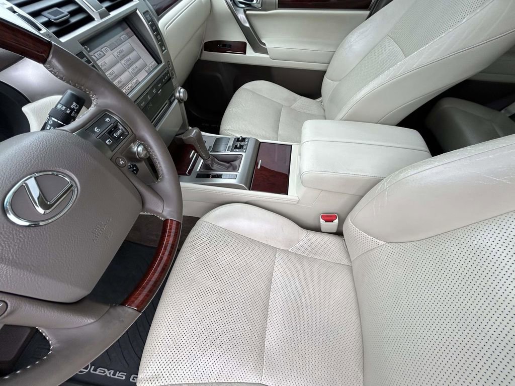 Used 2012 Lexus GX 460 w/ Comfort Plus Pkg image 10