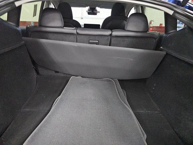 Used 2024 Tesla Model Y Performance image 10