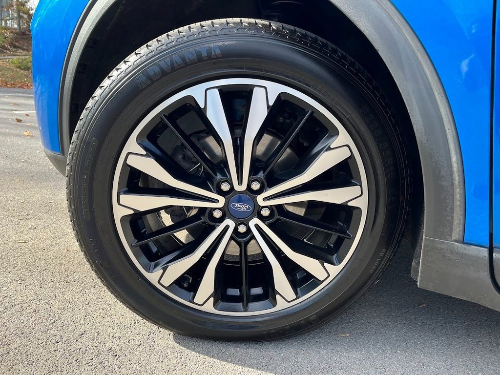 Used 2021 Ford Escape SE w/ SE Sport Appearance Package image 50