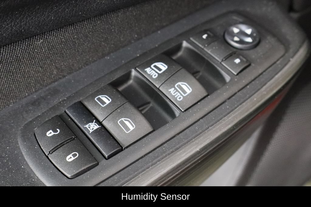 Used 2015 Jeep Cherokee Latitude w/ Comfort/Convenience Group FWD image 14