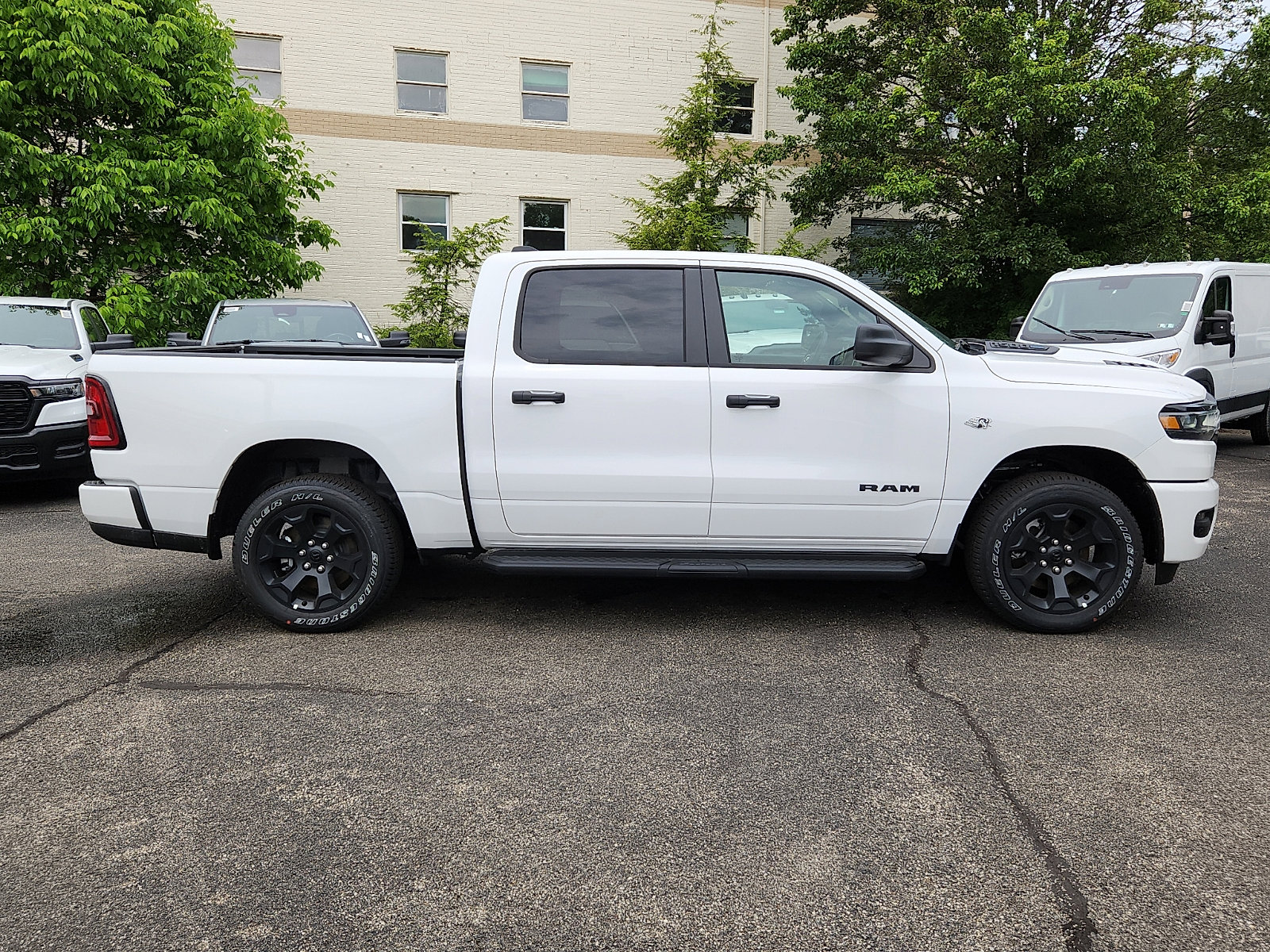 New 2026 RAM 1500 Express AWD/4WD image 7