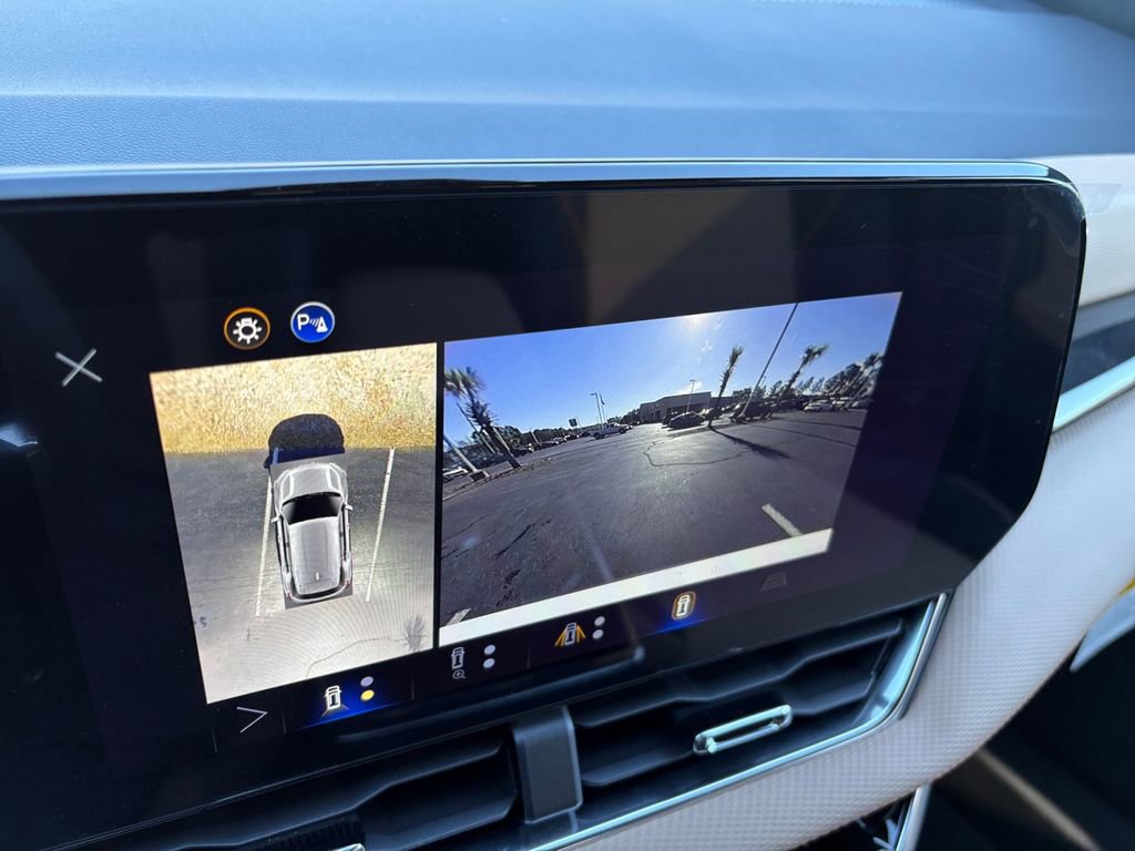 New 2026 Chevrolet Equinox ACTIV w/ Safety and Technology Package AWD/4WD image 20