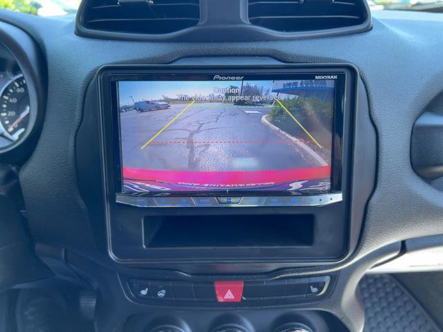 Used 2017 Jeep Renegade Trailhawk w/ Safety & Security Group image 16