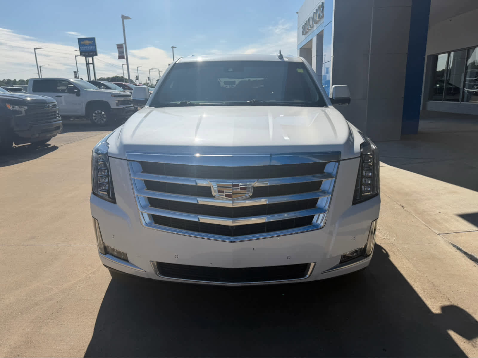 Used 2020 Cadillac Escalade ESV Premium Luxury AWD/4WD image 26