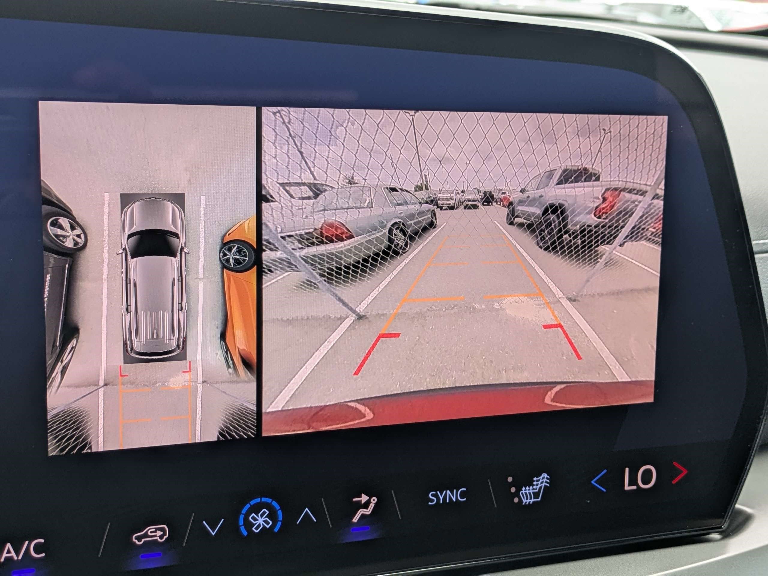 Used 2025 Chevrolet Traverse LT w/ Driver Confidence Package FWD image 19