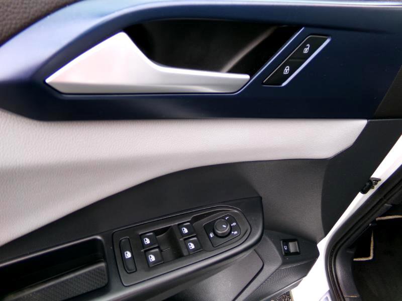 Used 2023 Volkswagen Taos SE image 12