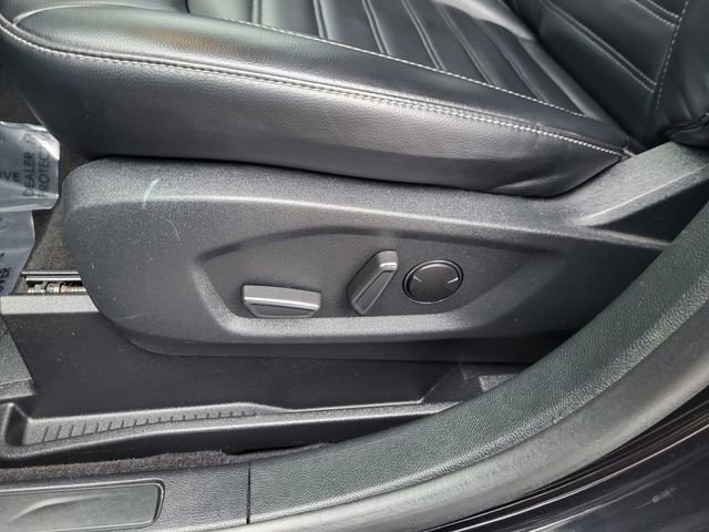 Used 2024 Ford Edge SEL image 11