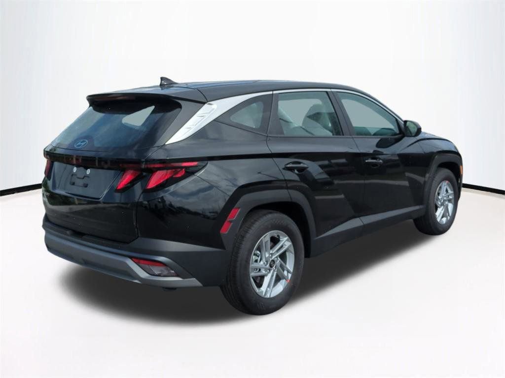 New 2026 Hyundai Tucson SE image 5