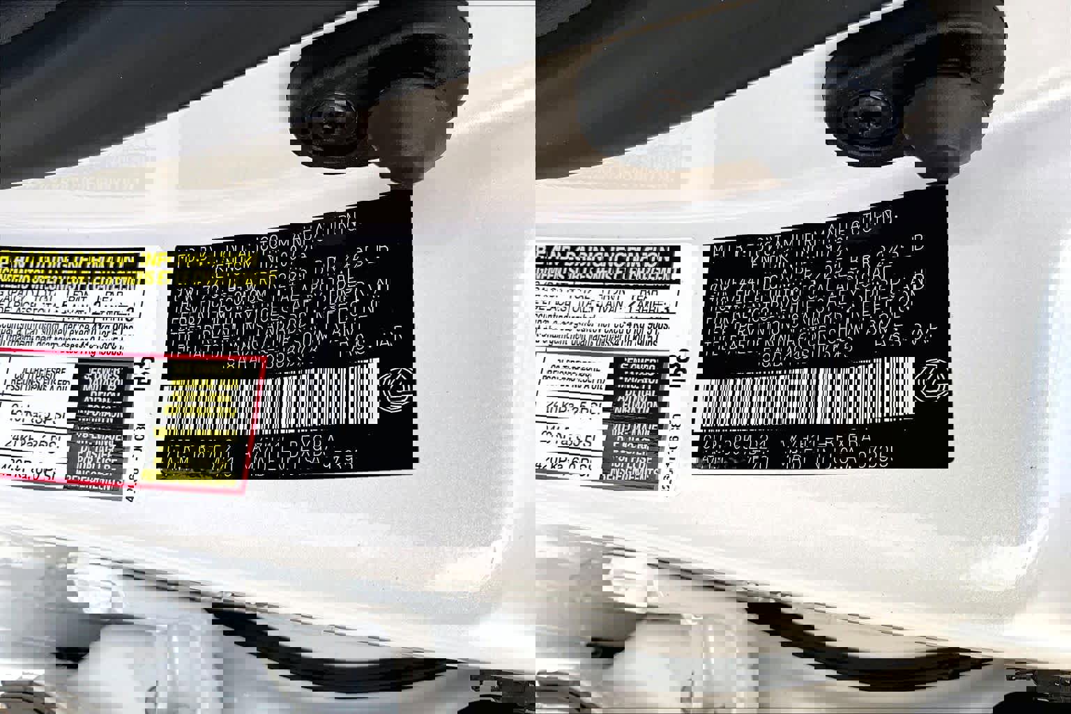 New 2025 Lexus ES 300h w/ Premium Package image 17