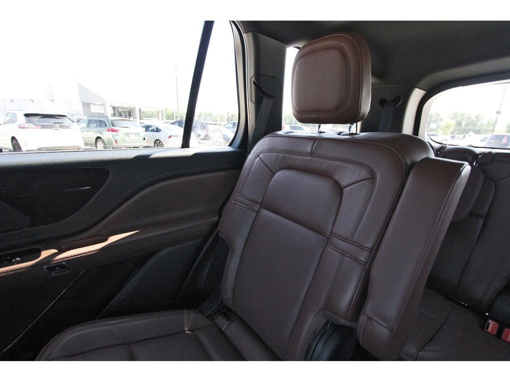 Used 2025 Lincoln Aviator Reserve w/ Jet Appearance Package RWD image 14