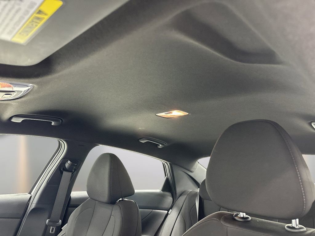 Certified 2025 Hyundai Elantra Sport image 8