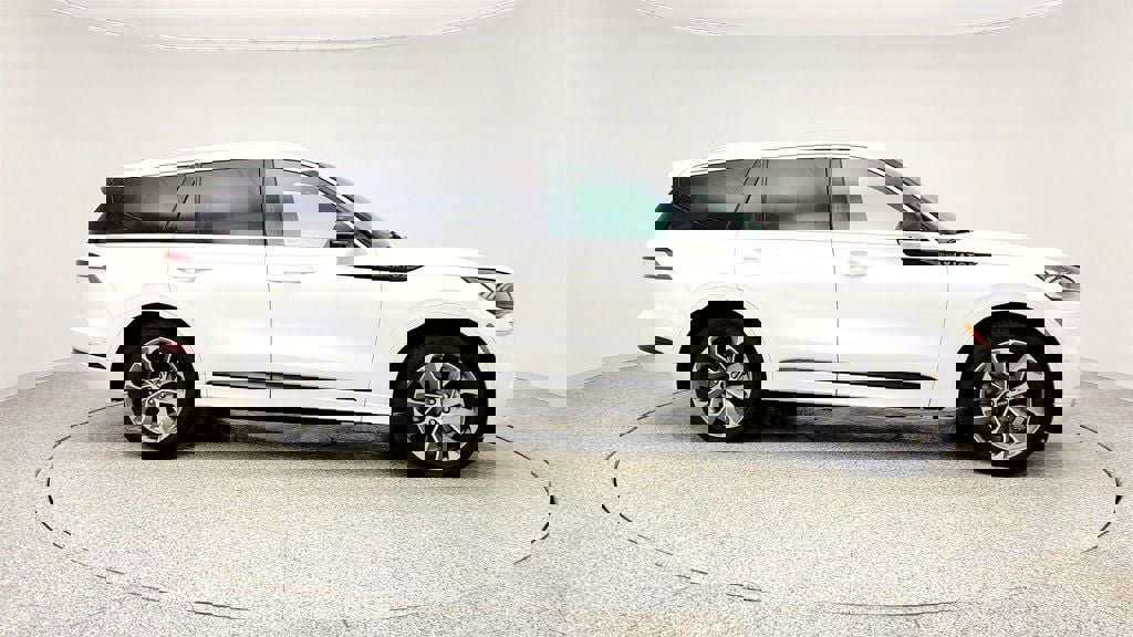 Used 2023 Lincoln Aviator Grand Touring w/ Equipment Group 301A image 4