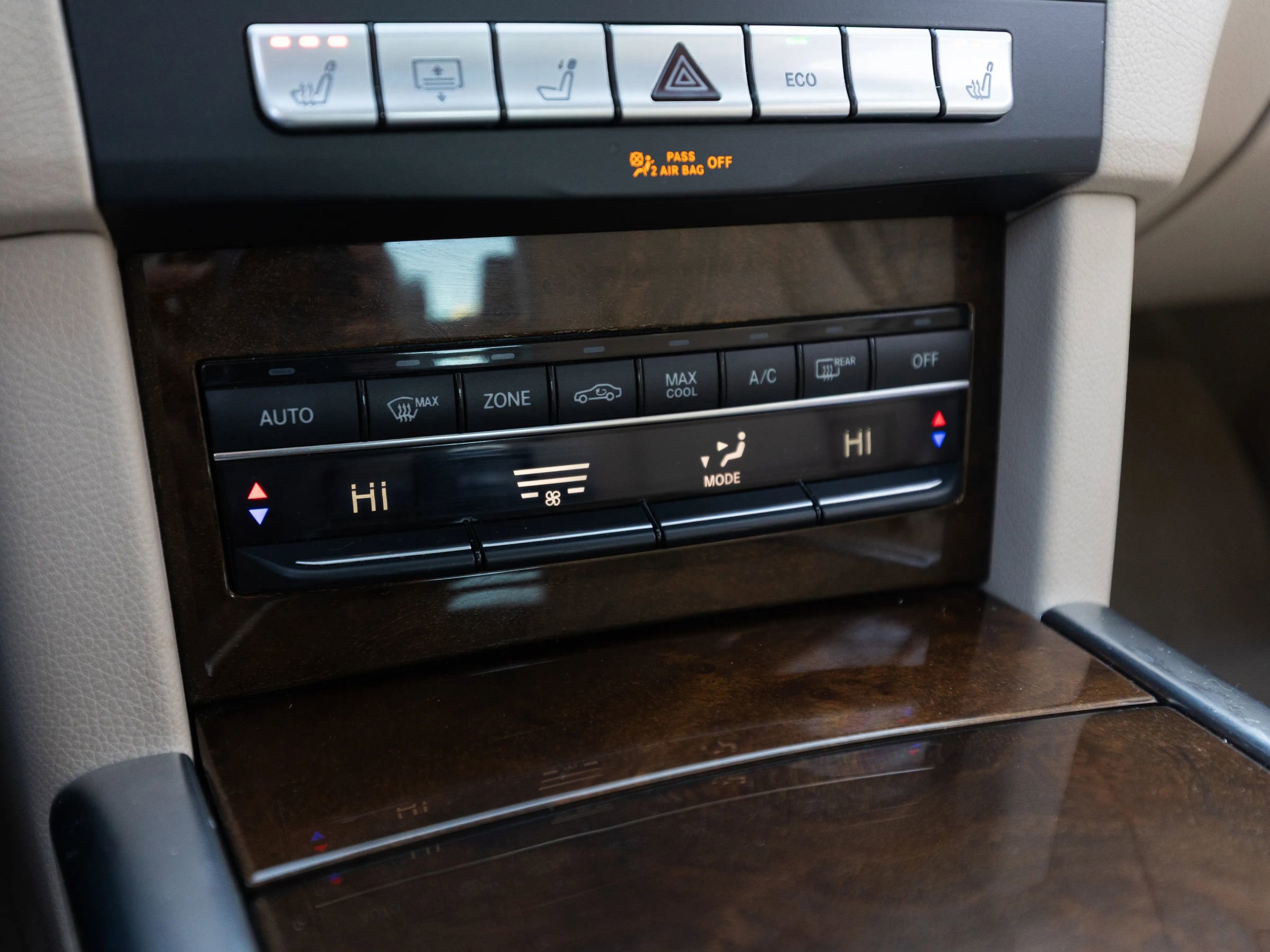 Used 2014 Mercedes-Benz E 350 4MATIC Sedan image 34