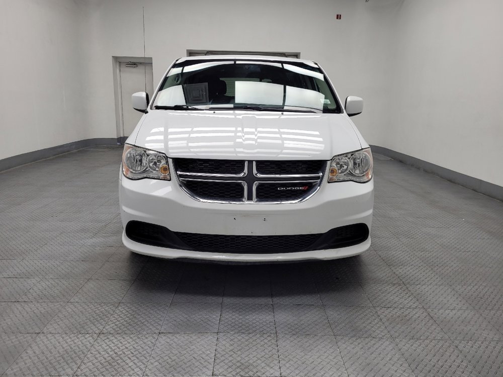 Used 2016 Dodge Grand Caravan SXT image 15