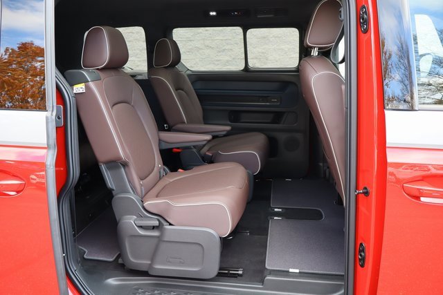 Used 2025 Volkswagen ID. Buzz Pro S Plus image 35