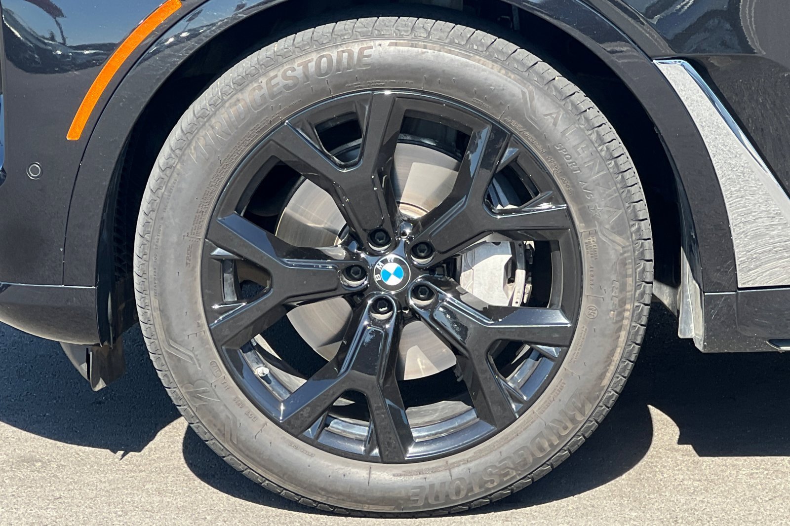 Used 2025 BMW X7 xDrive40i w/ Climate Comfort Package image 46