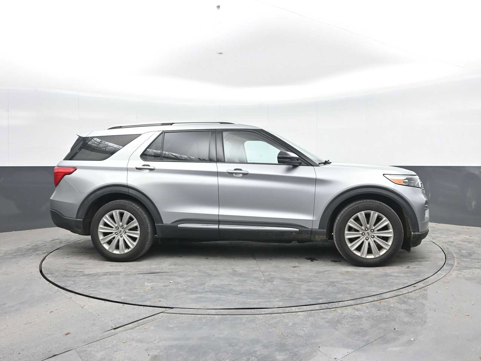Used 2020 Ford Explorer Limited AWD/4WD image 9