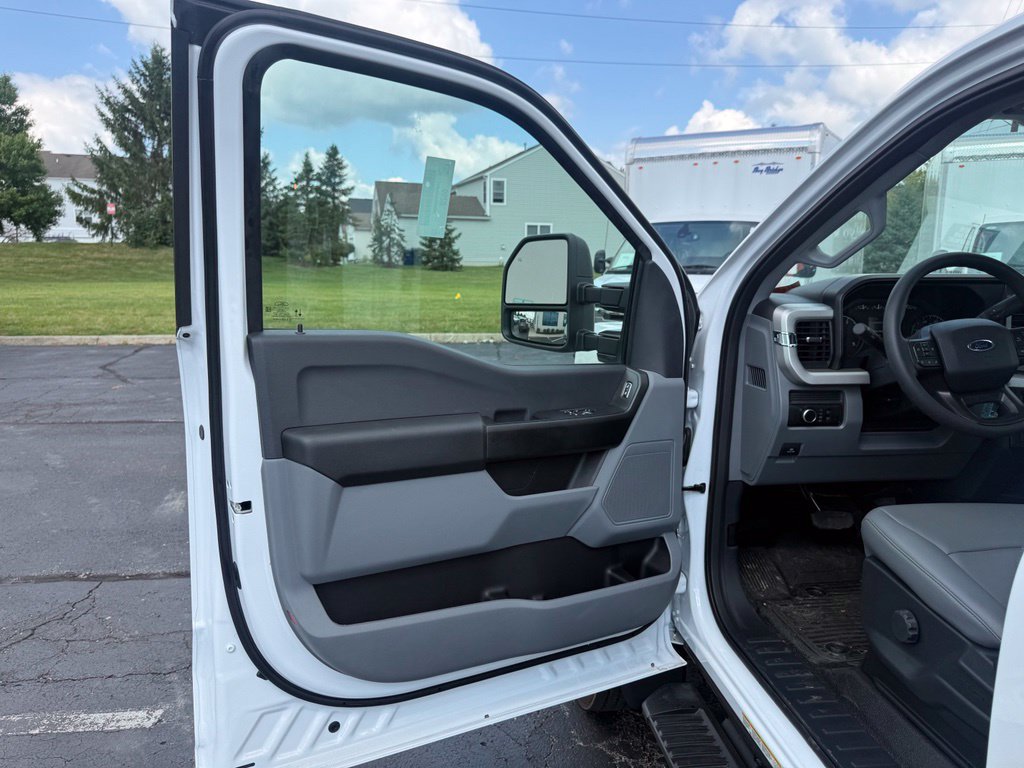 New 2026 Ford F550 4x4 Regular Cab Super Duty image 15