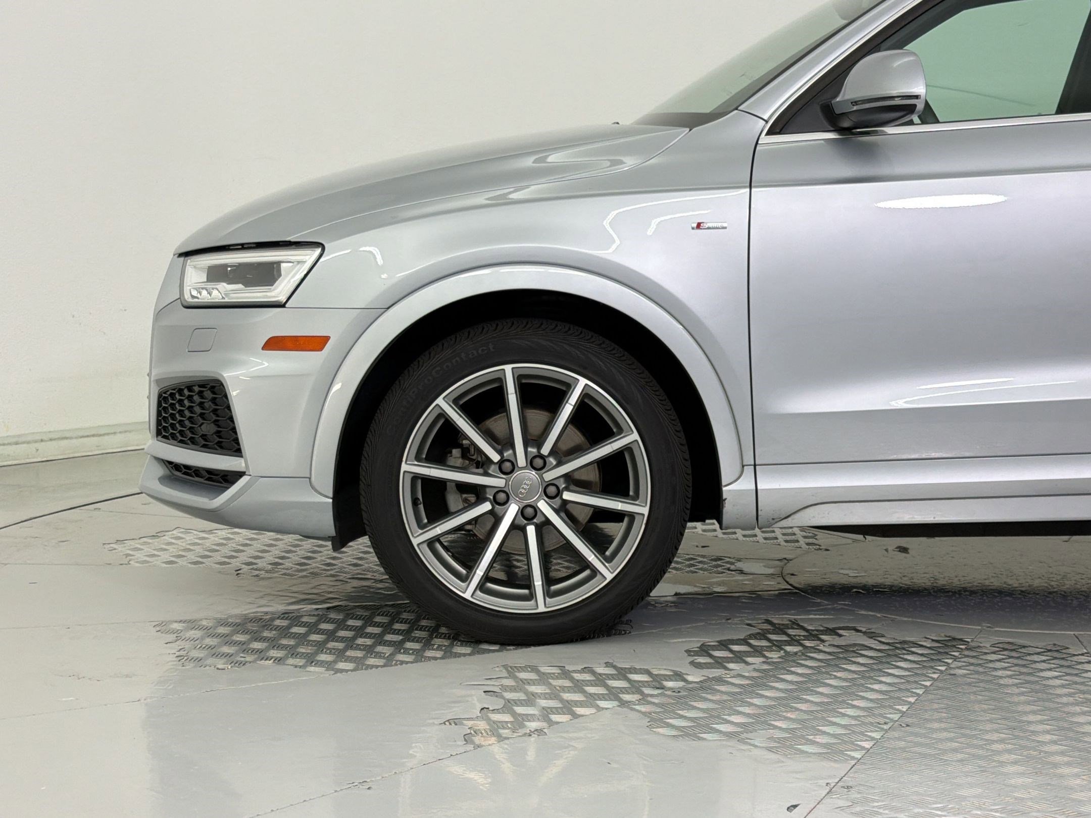 Used 2018 Audi Q3 2.0T Premium Plus w/ Premium Plus Package AWD/4WD image 24