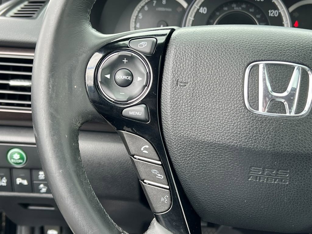 Used 2017 Honda Accord Touring image 23