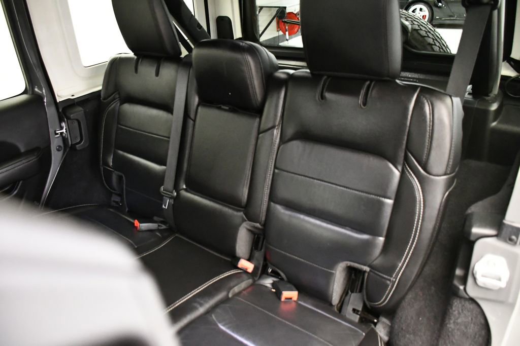 Used 2021 Jeep Wrangler Unlimited Sahara image 38