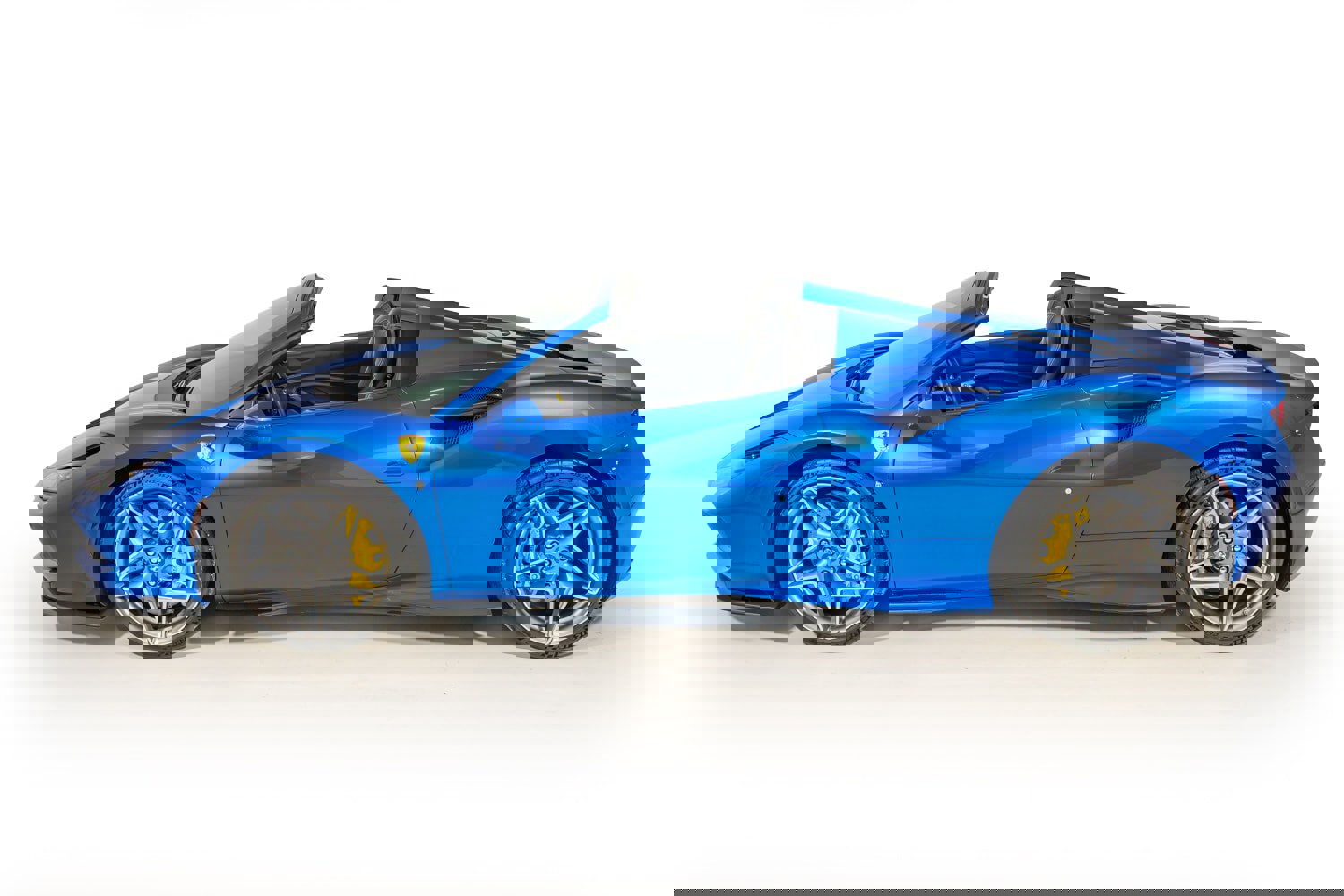 Certified 2021 Ferrari F8 Tributo image 3